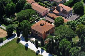Гостиница Hotel Villa Maya  Касчина